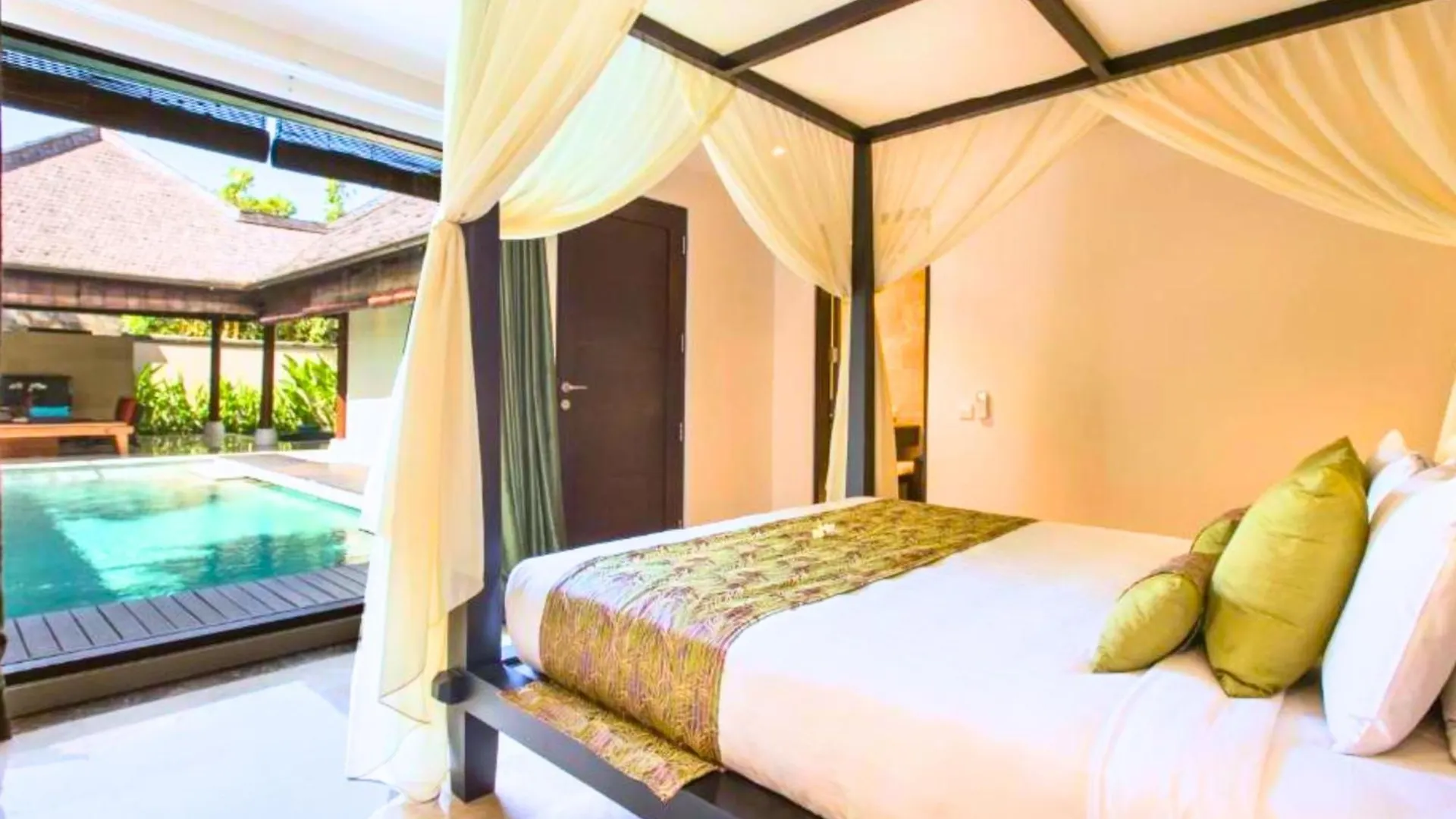 Dilana 2 Bedroom Bamboo Villas Ju66 Seminyak Indonézia